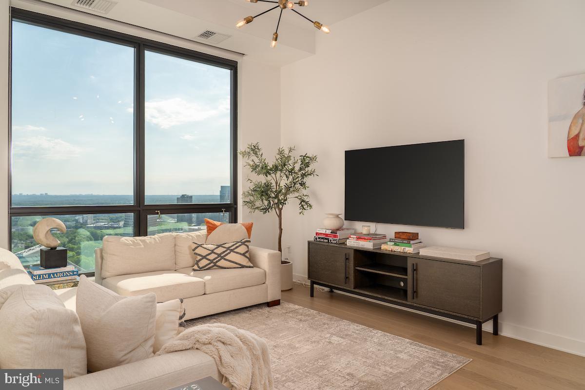 THE BORO TYSONS - Residential