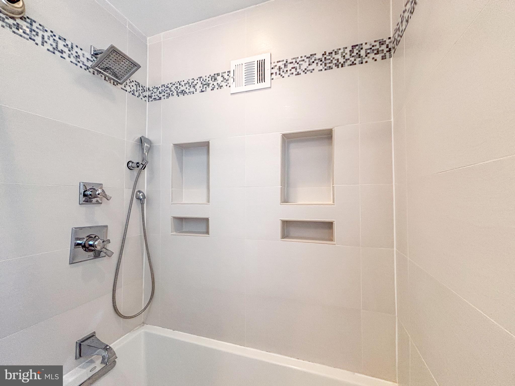 DEL RAY - Residential Lease