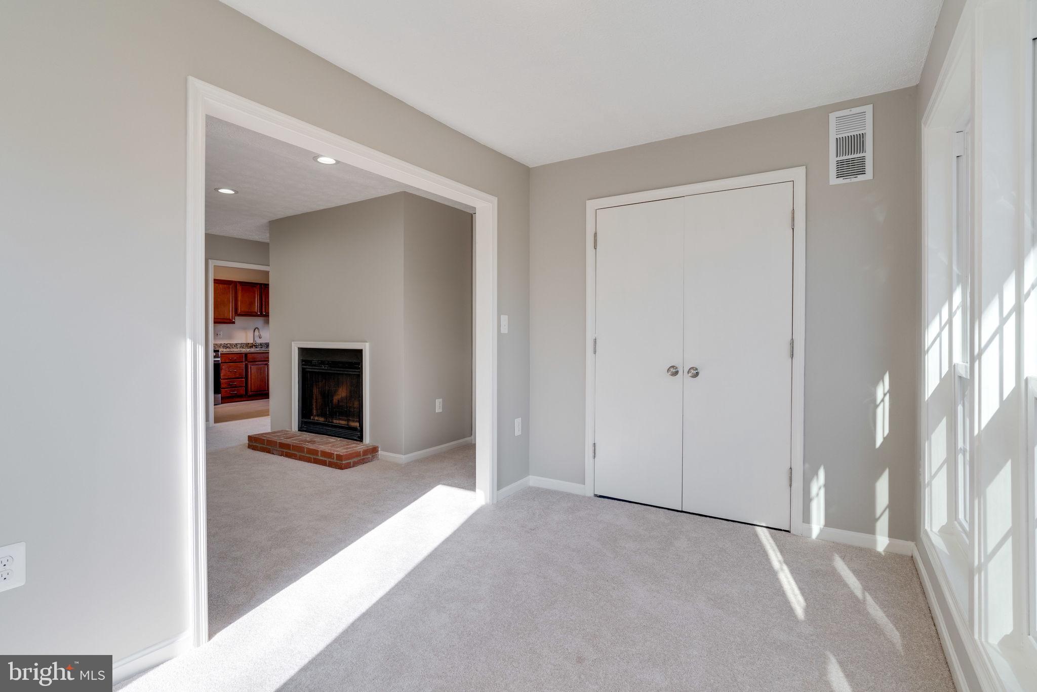 VININGS CONDO - Residential