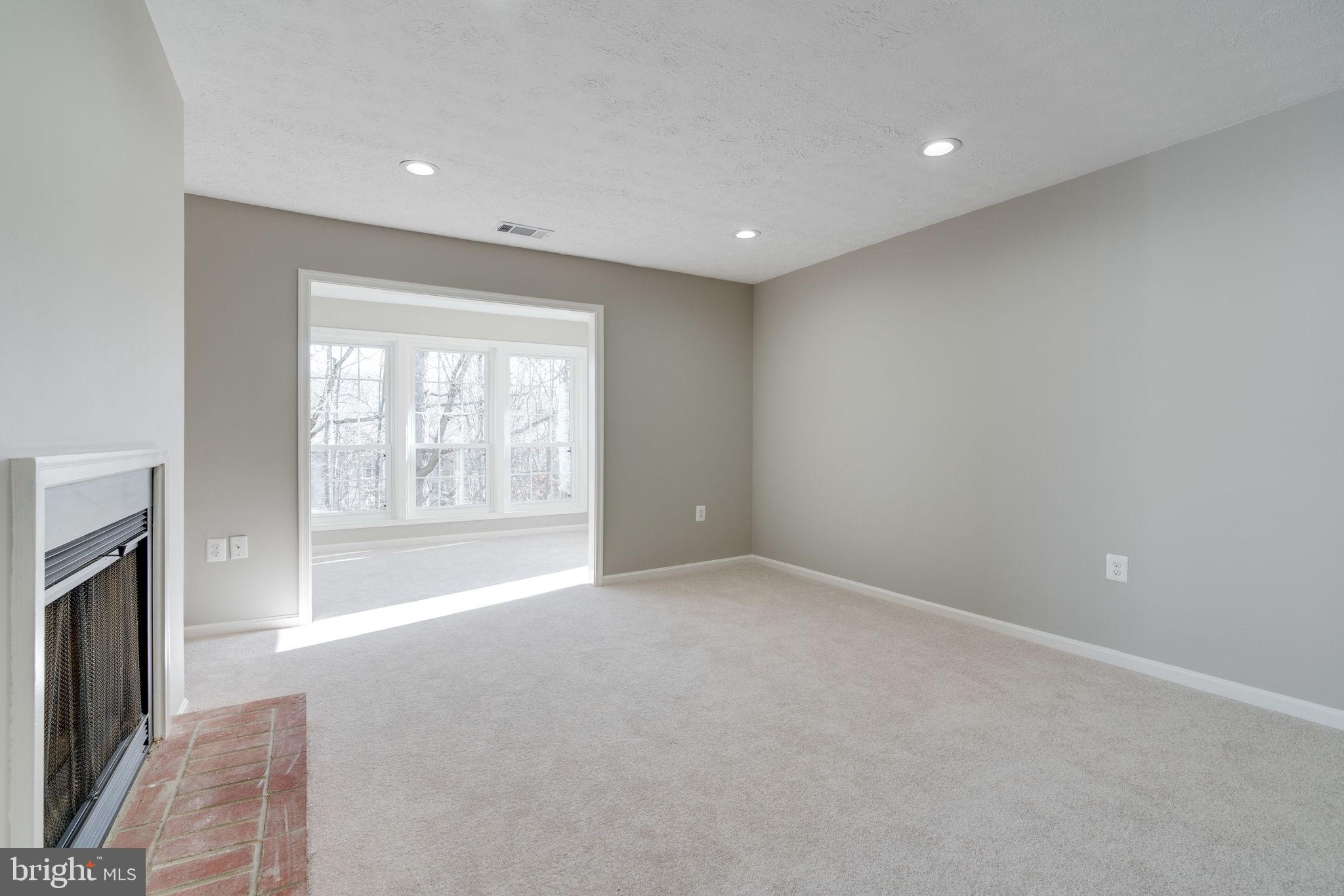 VININGS CONDO - Residential