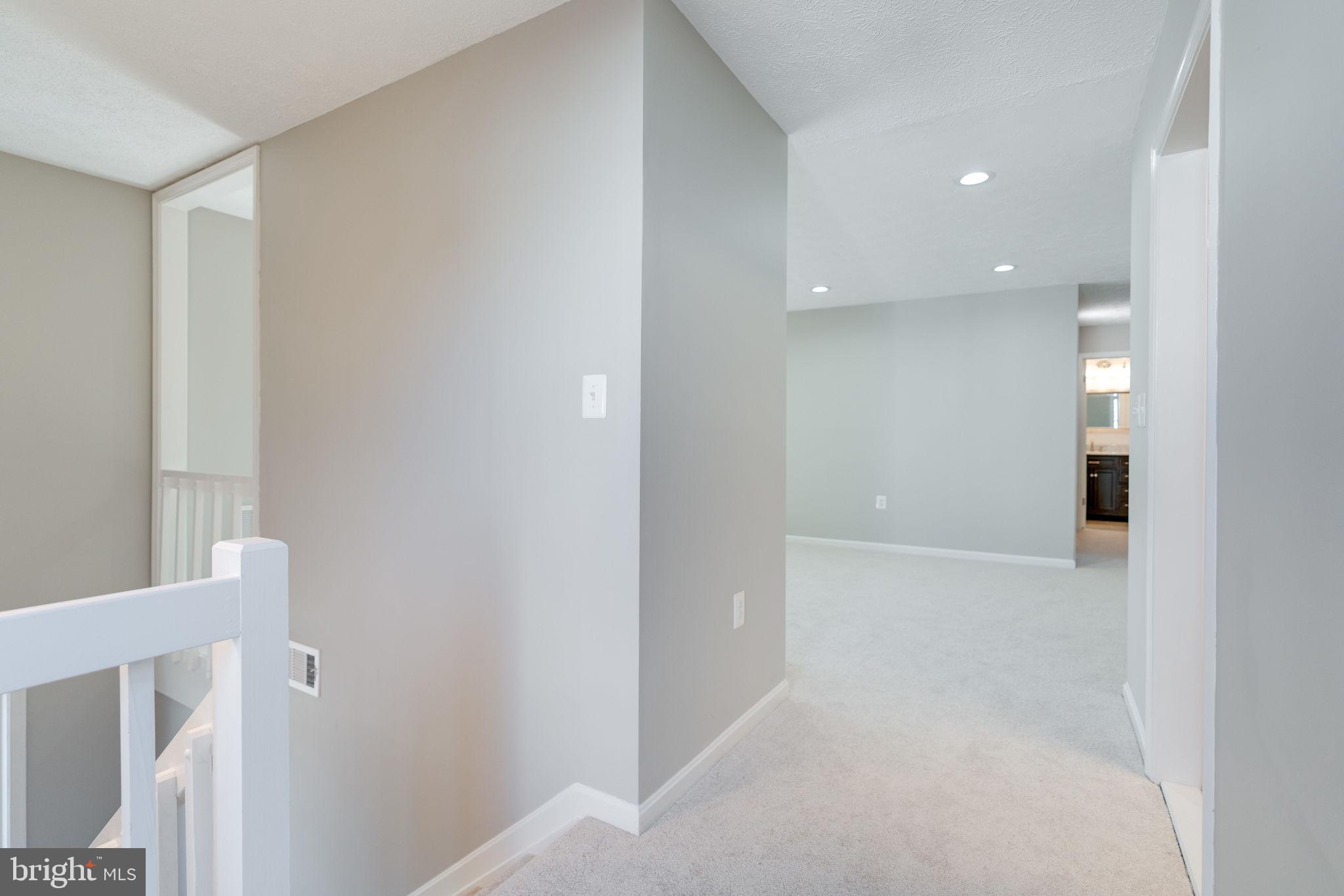 VININGS CONDO - Residential