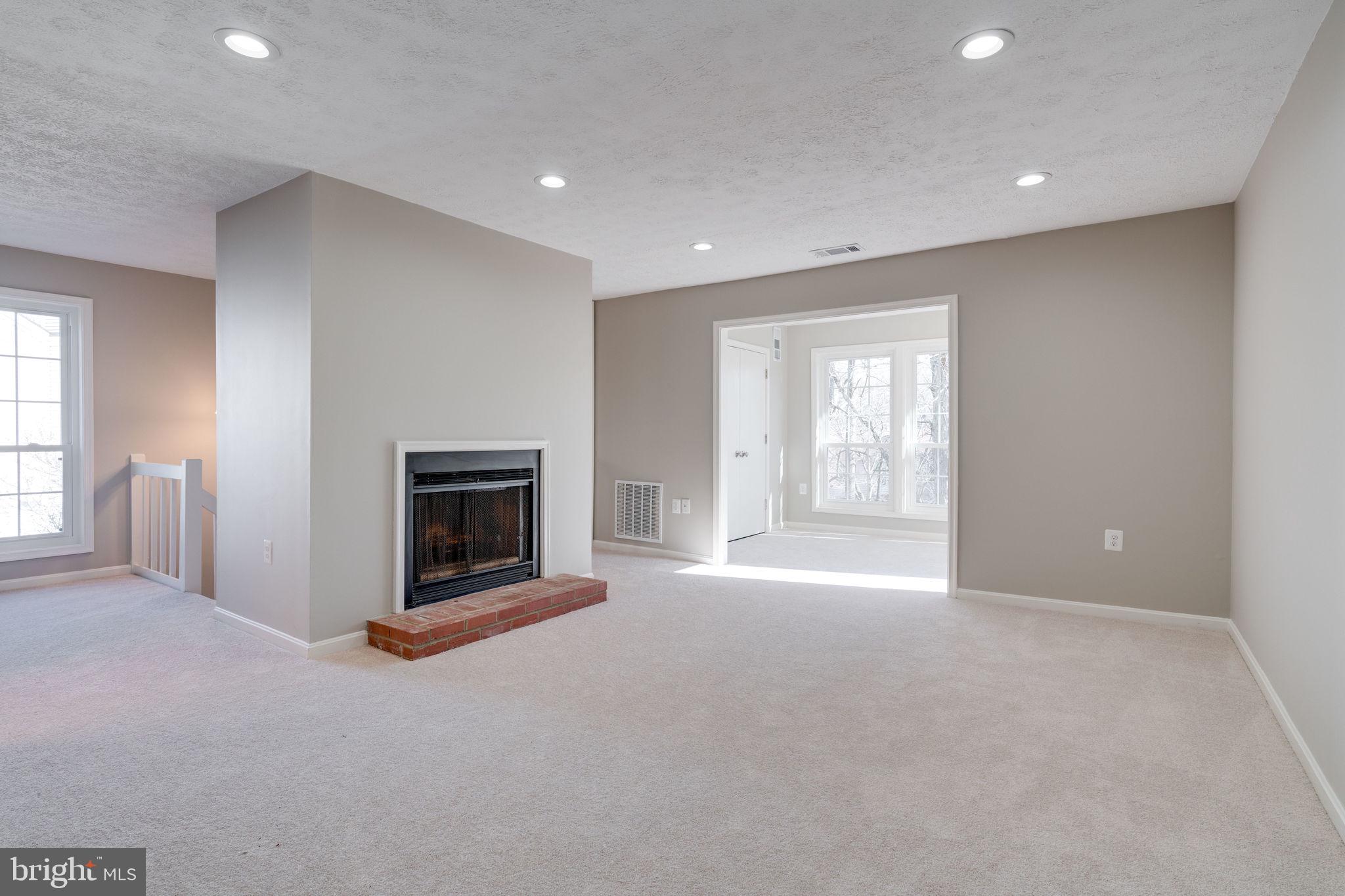 VININGS CONDO - Residential