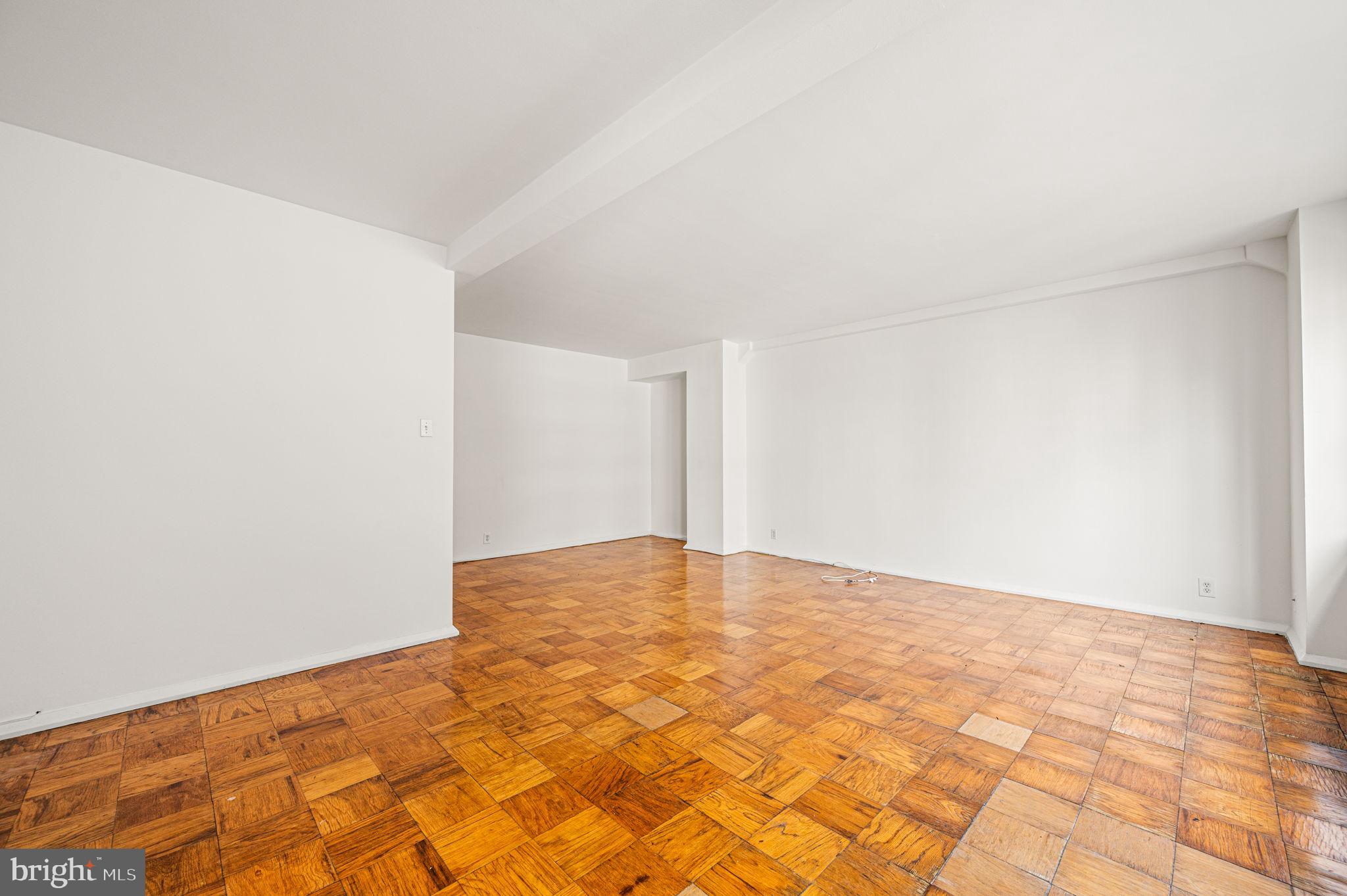 220 W RITTENHOUSE SQUARE 6F
