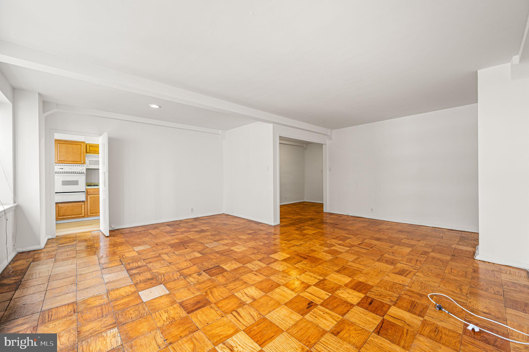 220 W RITTENHOUSE SQUARE 6F