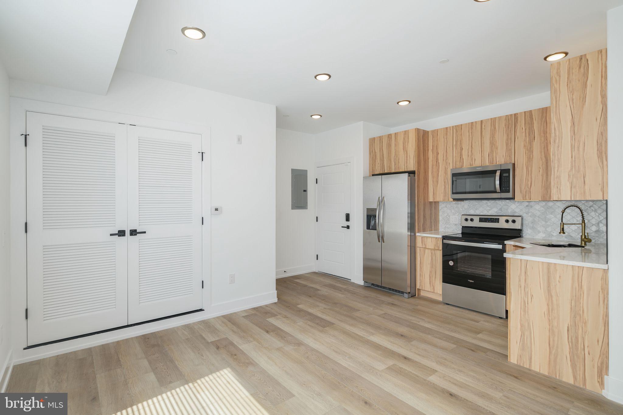 NORRIS SQUARE - Residential Lease