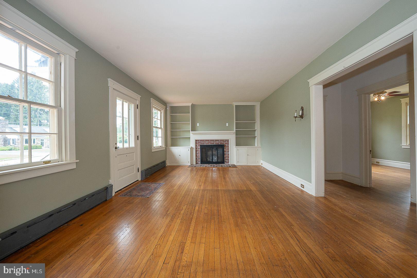 307 MONUMENT AVENUE