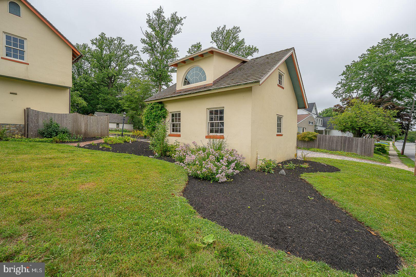 307 MONUMENT AVENUE