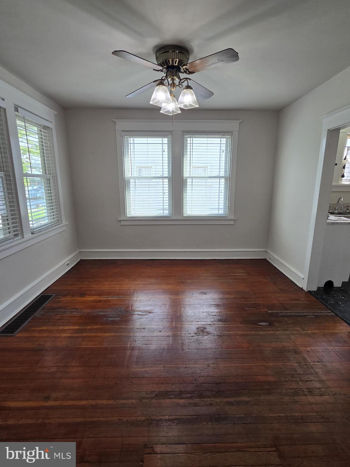 3 N CLIFTON AVENUE