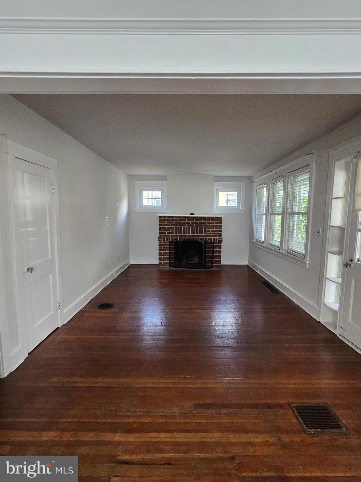 3 N CLIFTON AVENUE
