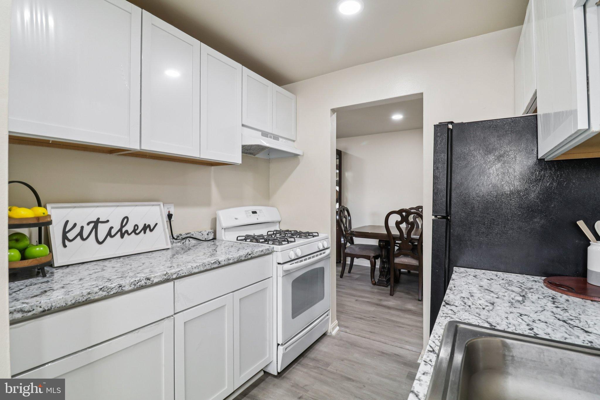 MAYFLOWER SQUARE - Residential