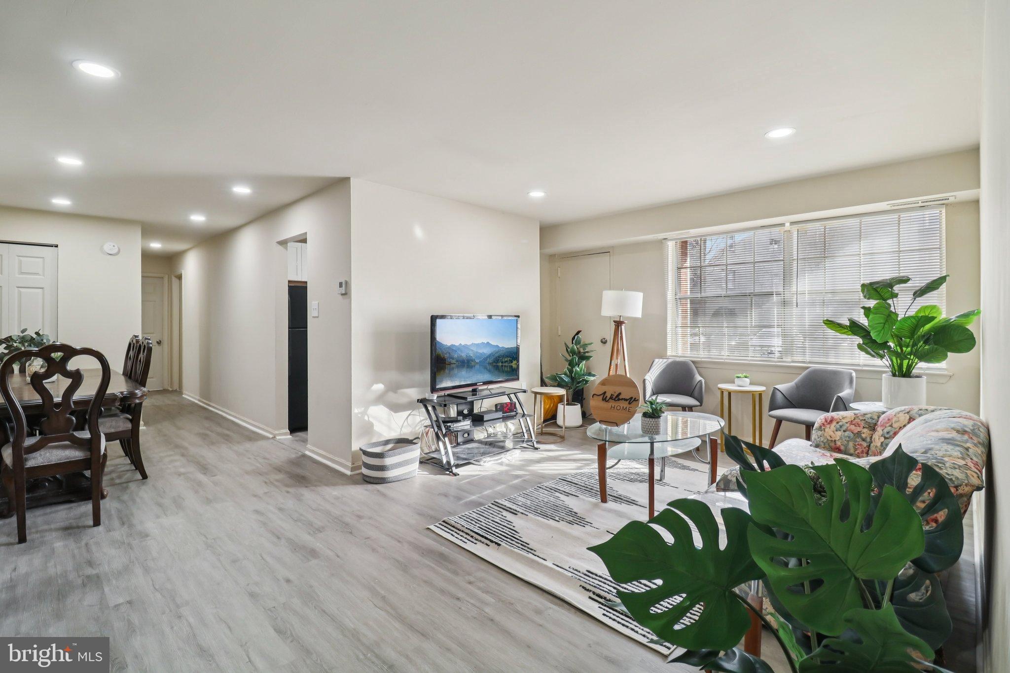 MAYFLOWER SQUARE - Residential