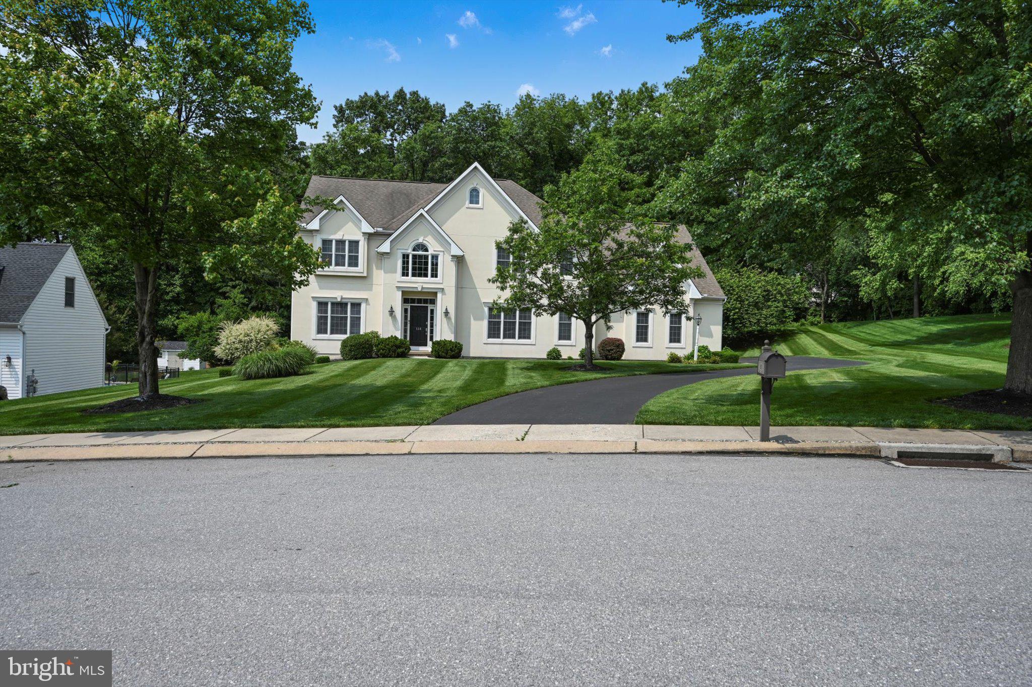 124 SILVER DRIVE
