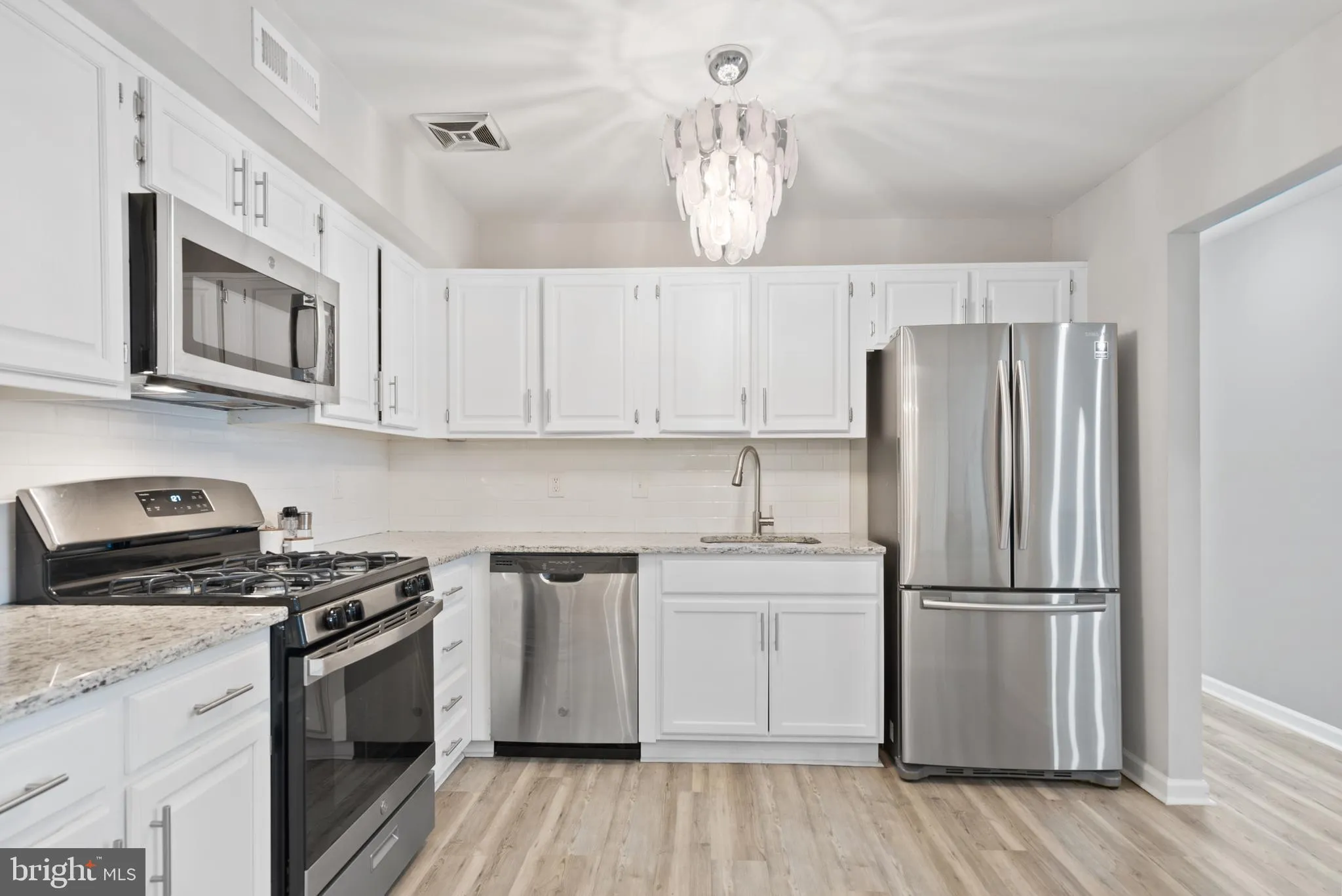 Philadelphia, Pennsylvania 19114, United States, 2 Bedrooms Bedrooms, ,3 BathroomsBathrooms,Residential,Contingent,80882
