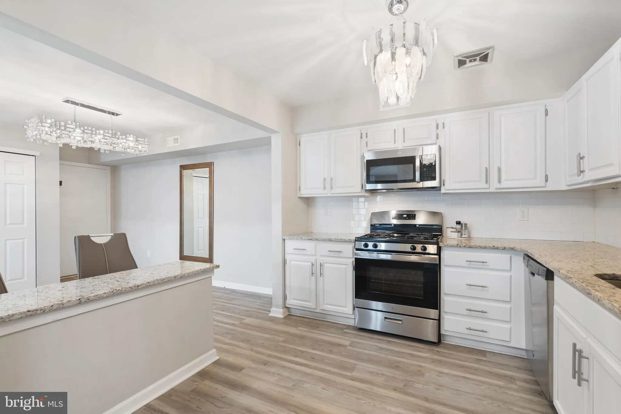 Philadelphia, Pennsylvania 19114, United States, 2 Bedrooms Bedrooms, ,3 BathroomsBathrooms,Residential,Contingent,80882