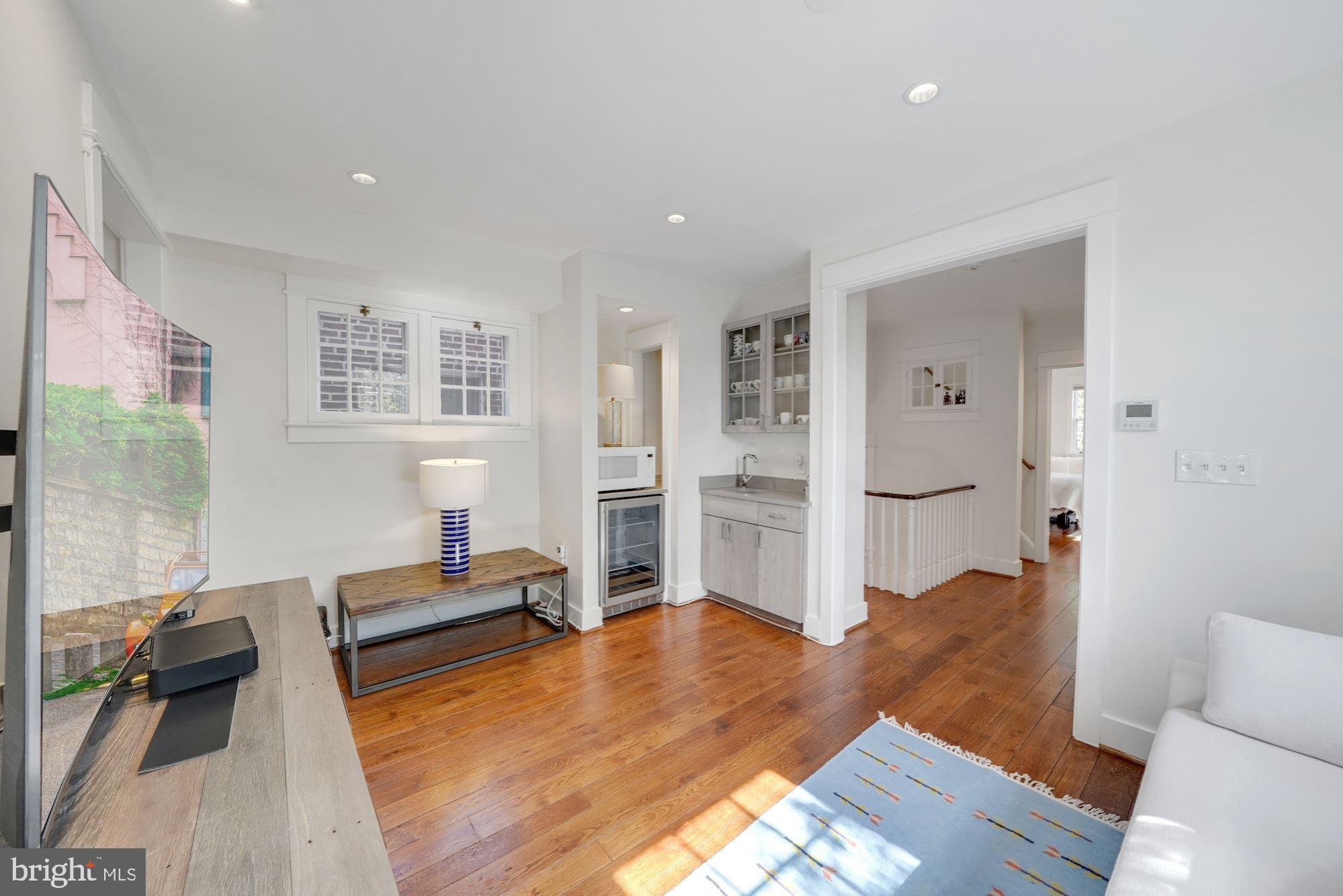 GEORGETOWN - Residential