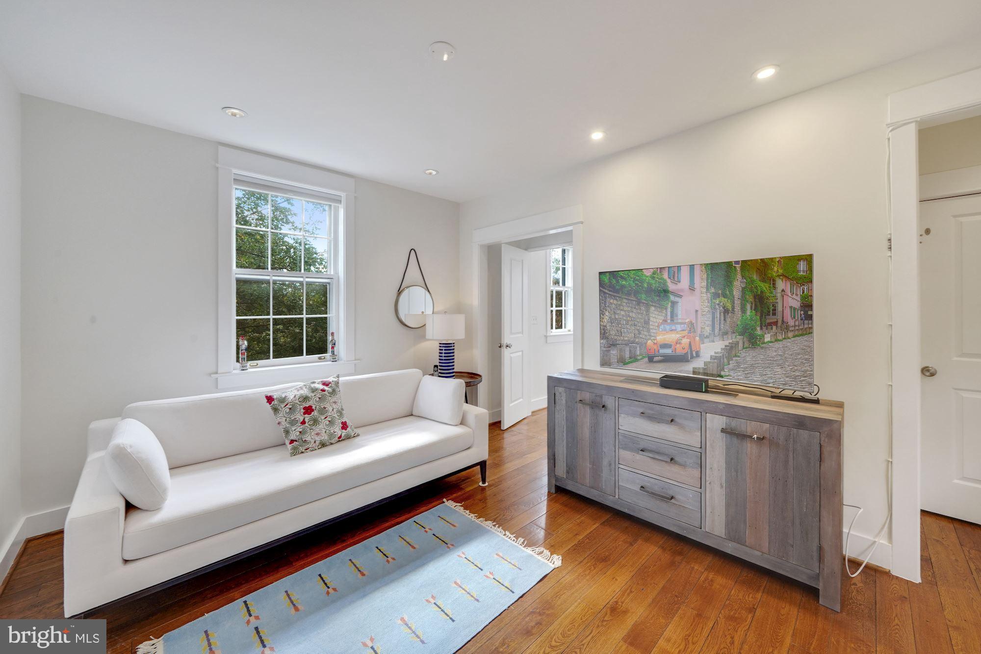 GEORGETOWN - Residential