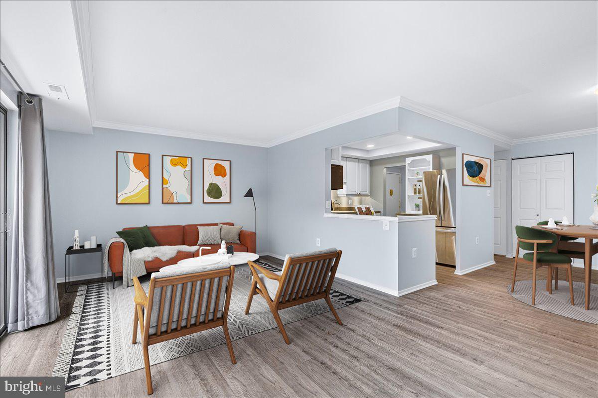 CENTER COURT - Residential