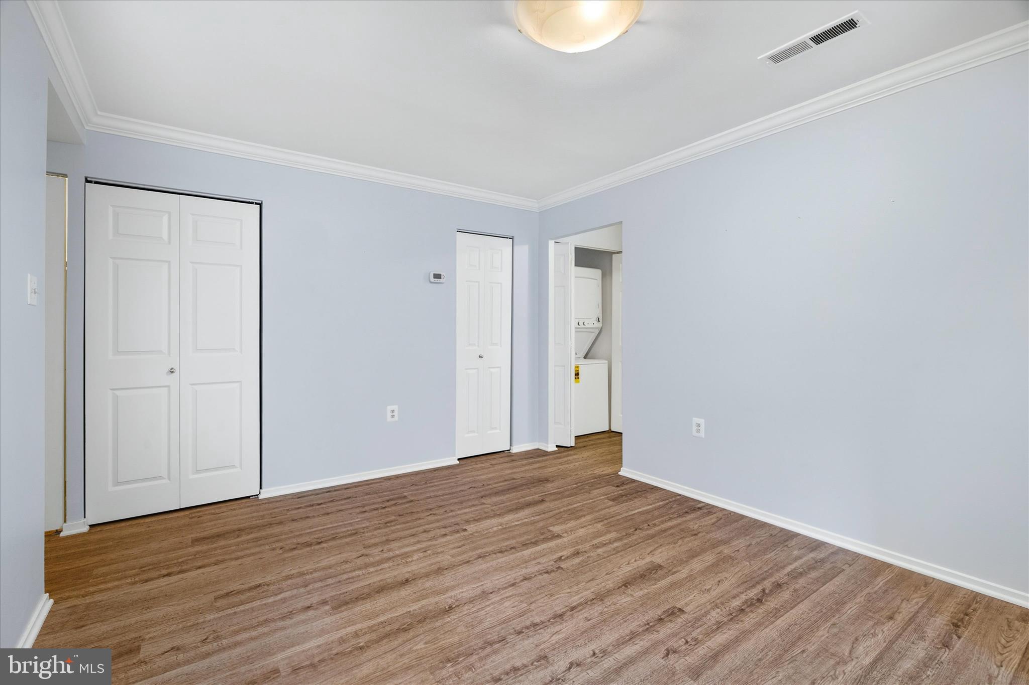 CENTER COURT - Residential