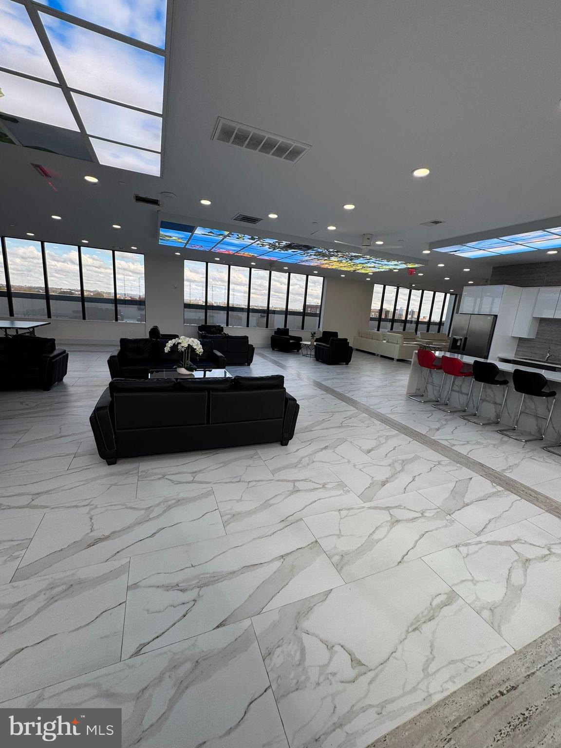 UNIVERSITY CITY - Residential Lease