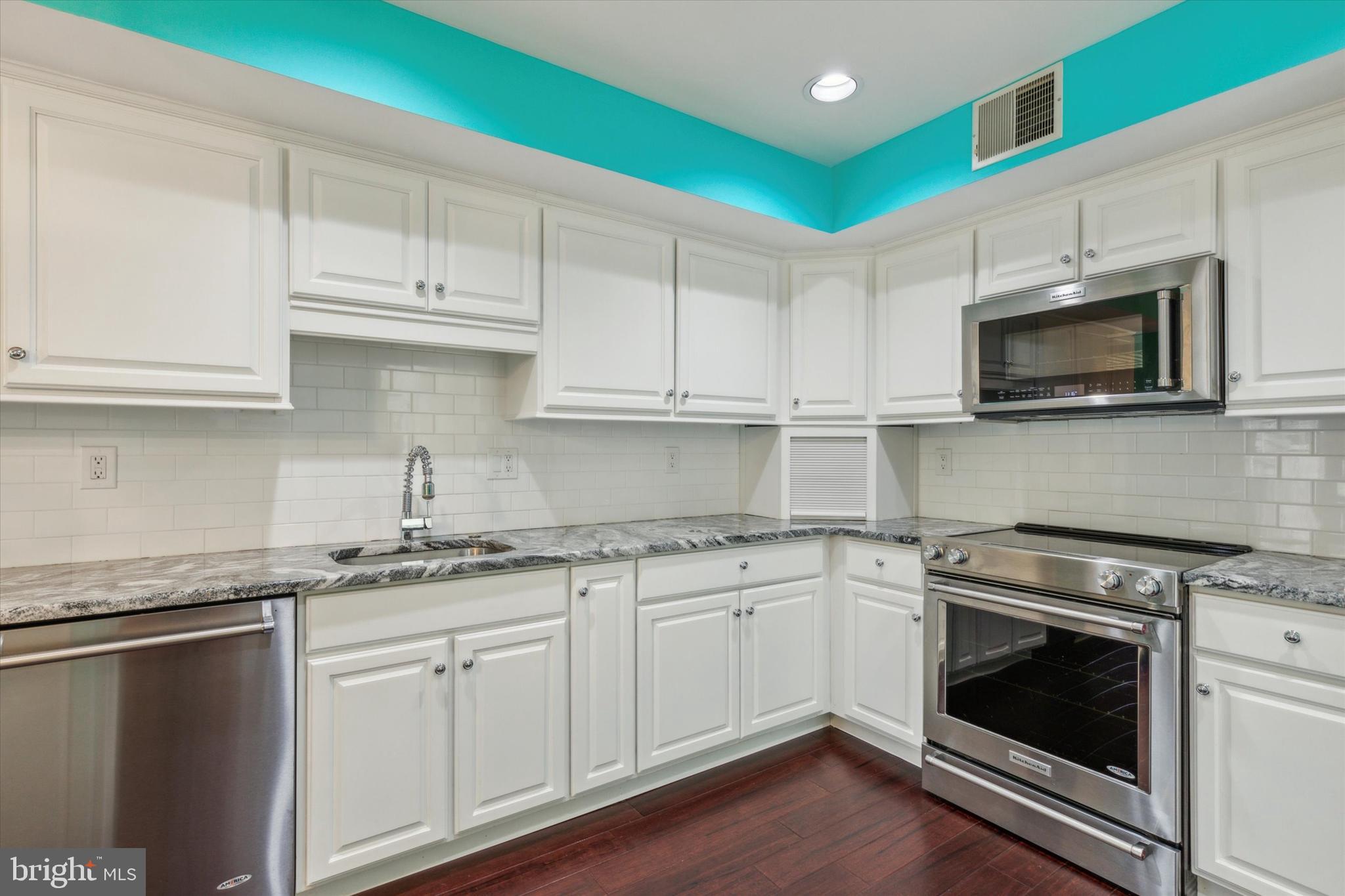 STEEPLECHASE - Residential