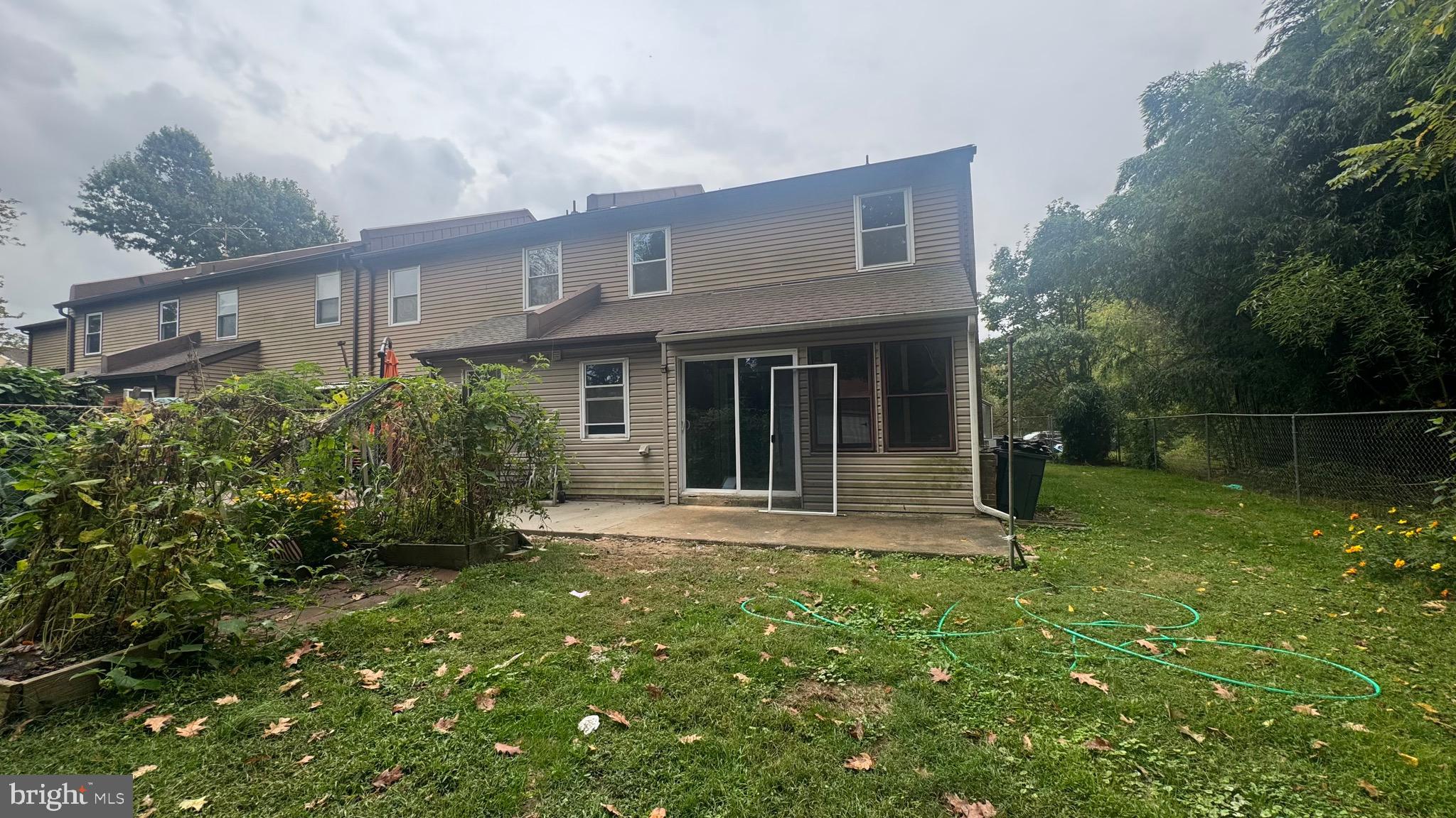 HOLLYBROOKE - Residential Lease