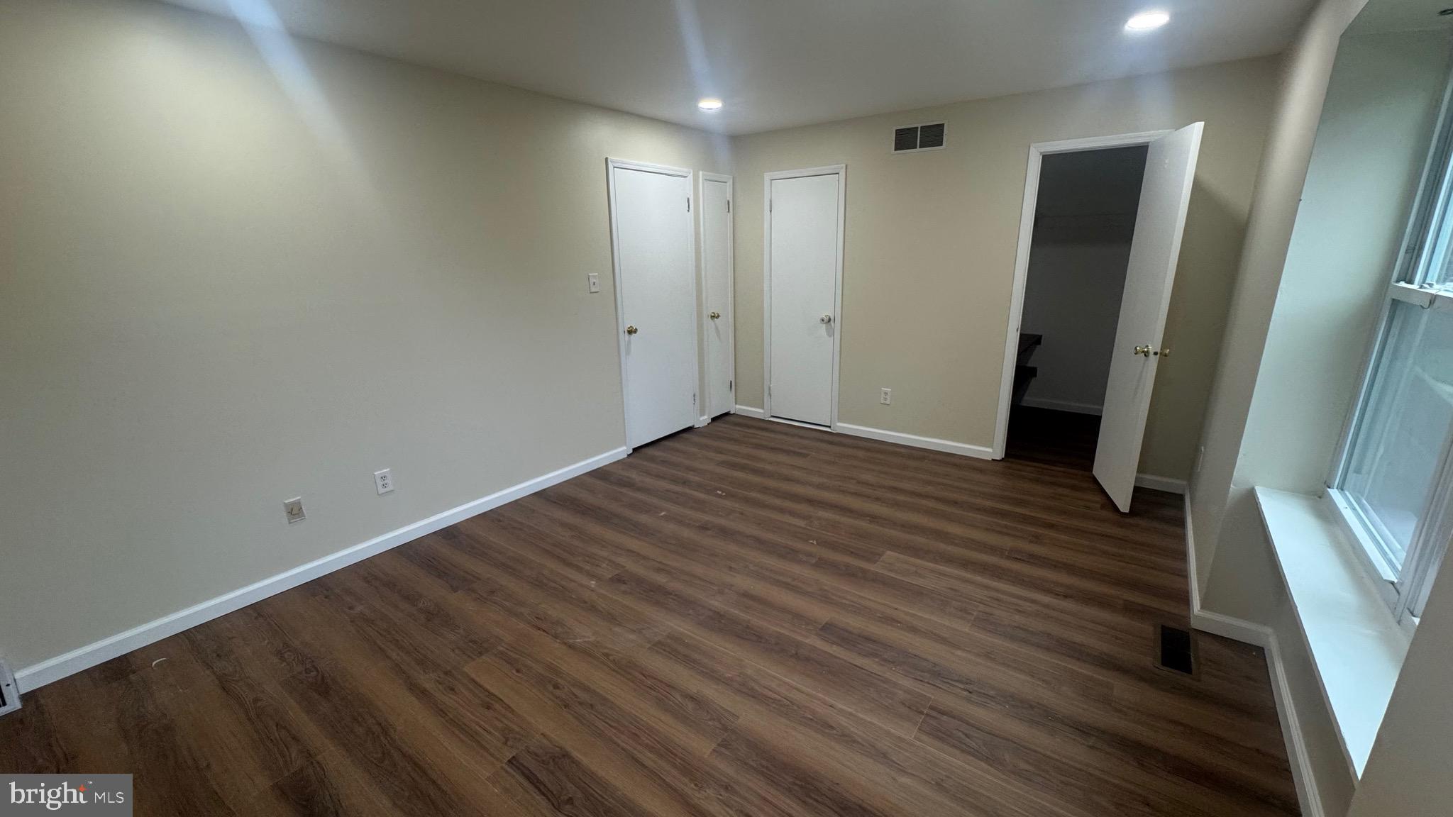 HOLLYBROOKE - Residential Lease