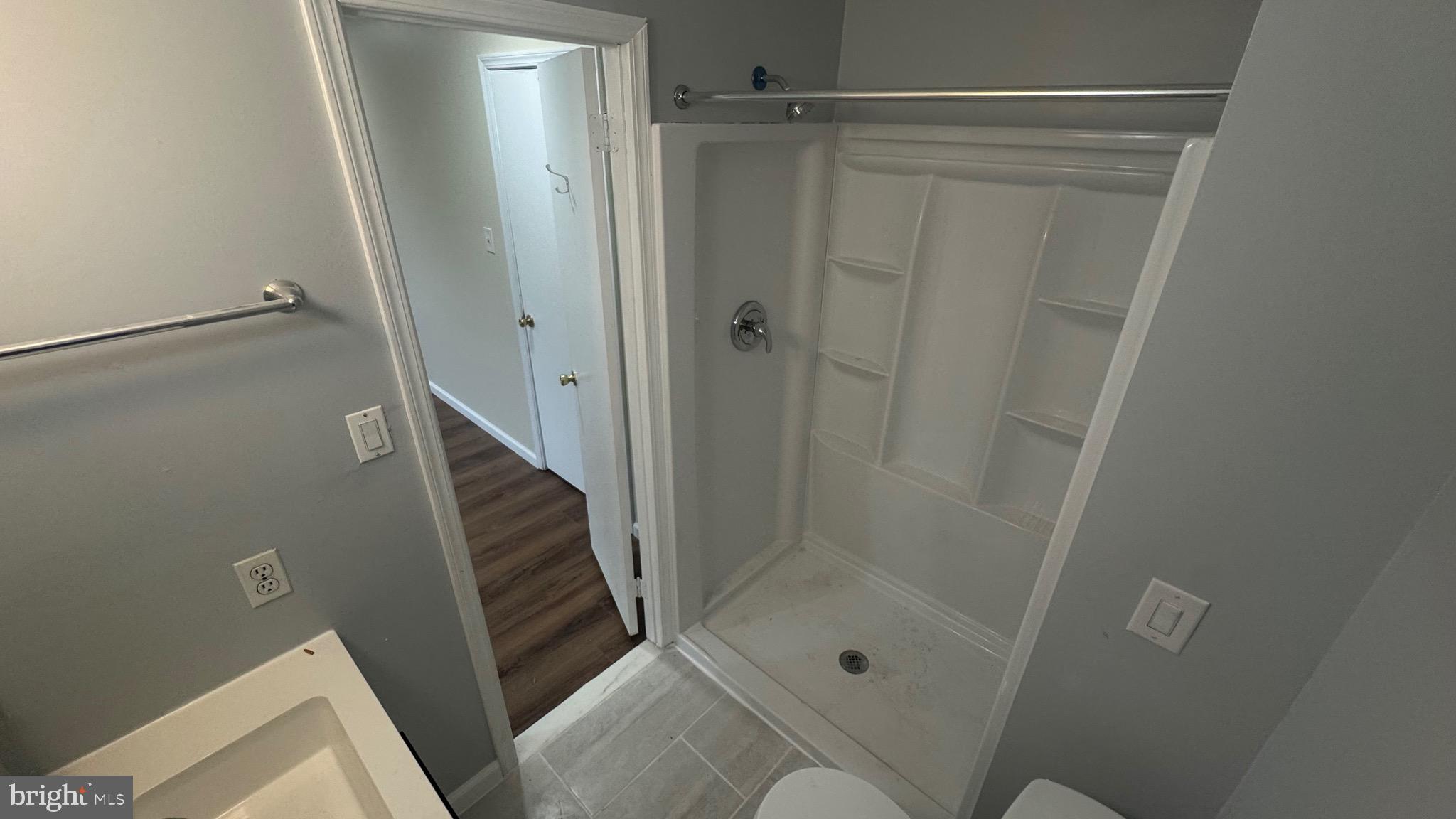 HOLLYBROOKE - Residential Lease