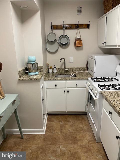 PAVILION ON THE PARK - Residential Lease