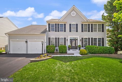 Photo of 9009 Paddington Court, BRISTOW, VA 20136 (MLS # VAPW2122092)