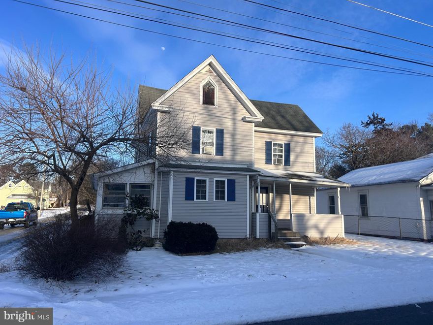 Located in the heart of Sharptown, this 3 bedroom, 2 bath home is ready for your personal touch. Enjoy all that Sharptown has to offer. A walk to the post office or the fishing pier at the end of the street are all within walking distance. 
Schedule your showing today!