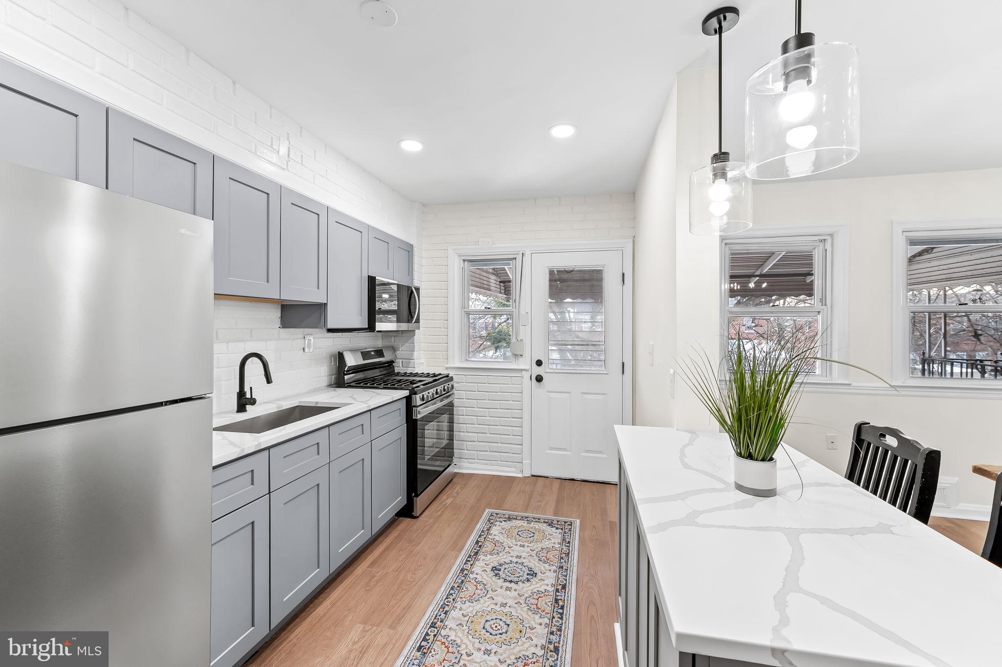 RAMBLEWOOD - Residential