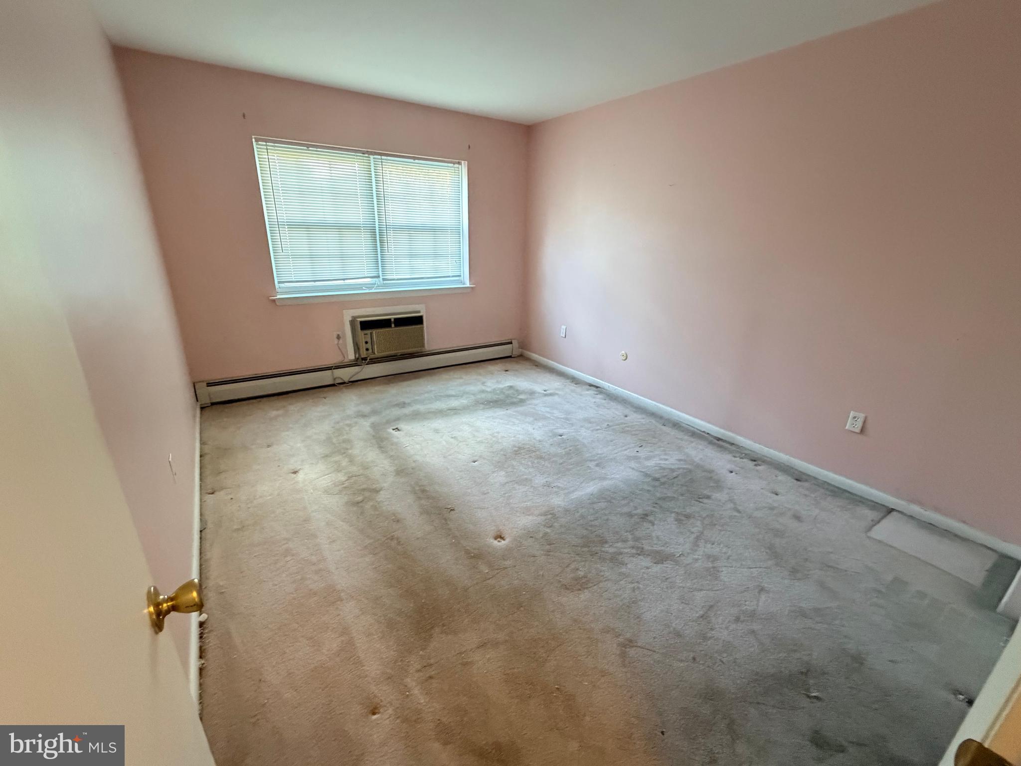 ASTON ARMS - Residential