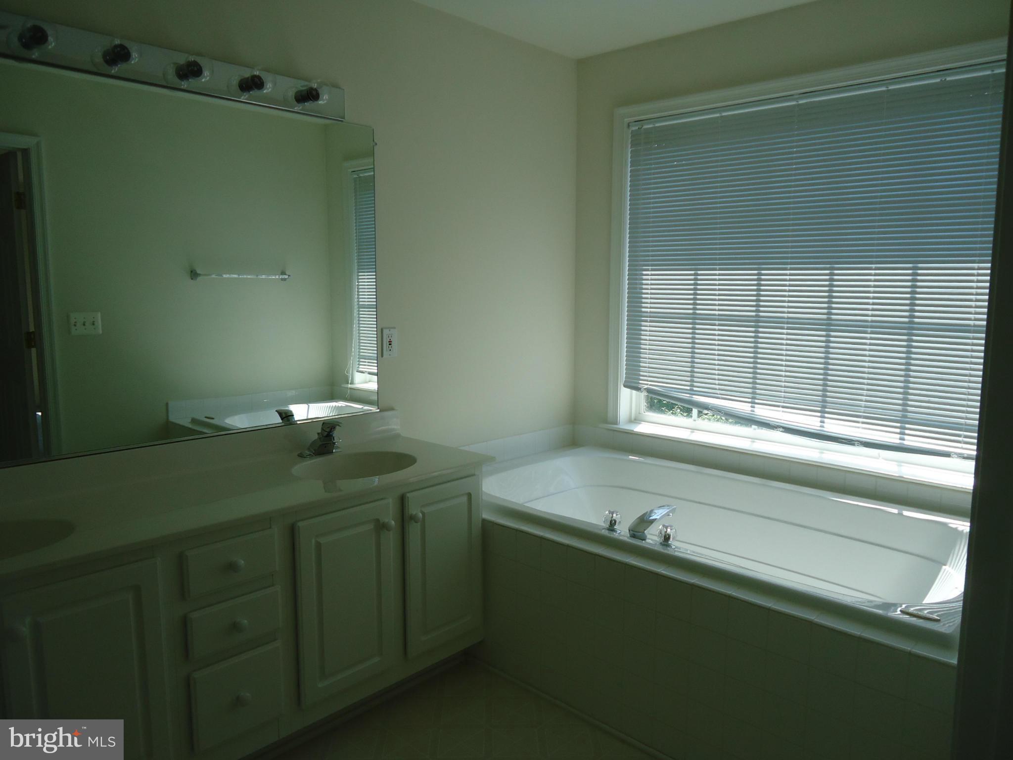 TALL OAKS - Residential Lease