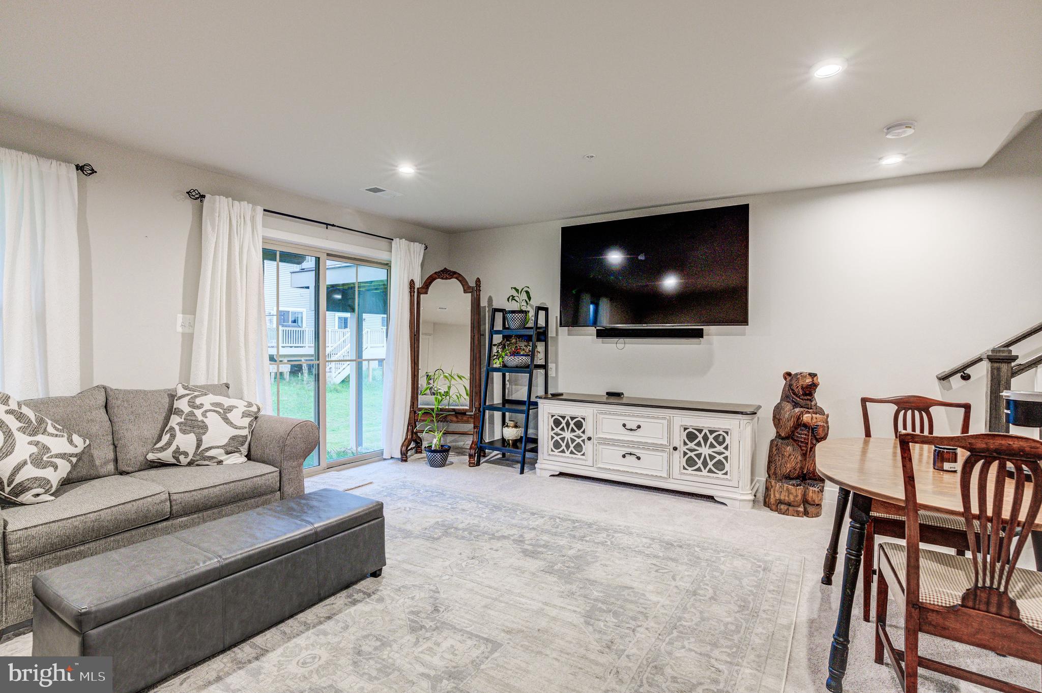 OAKDALE VILLAGE - Residential