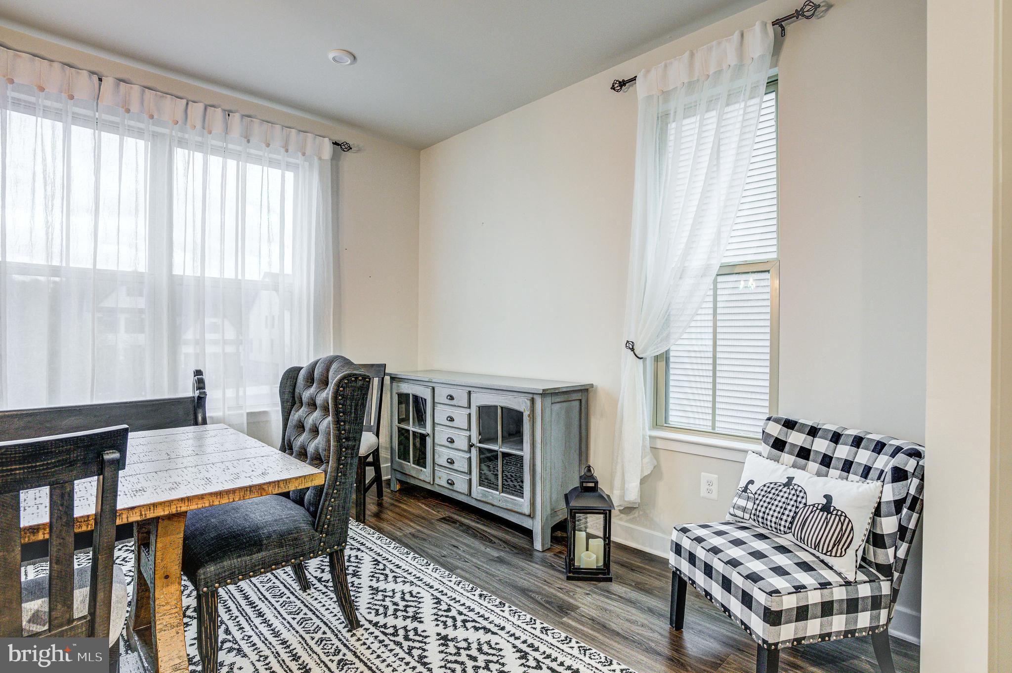 OAKDALE VILLAGE - Residential