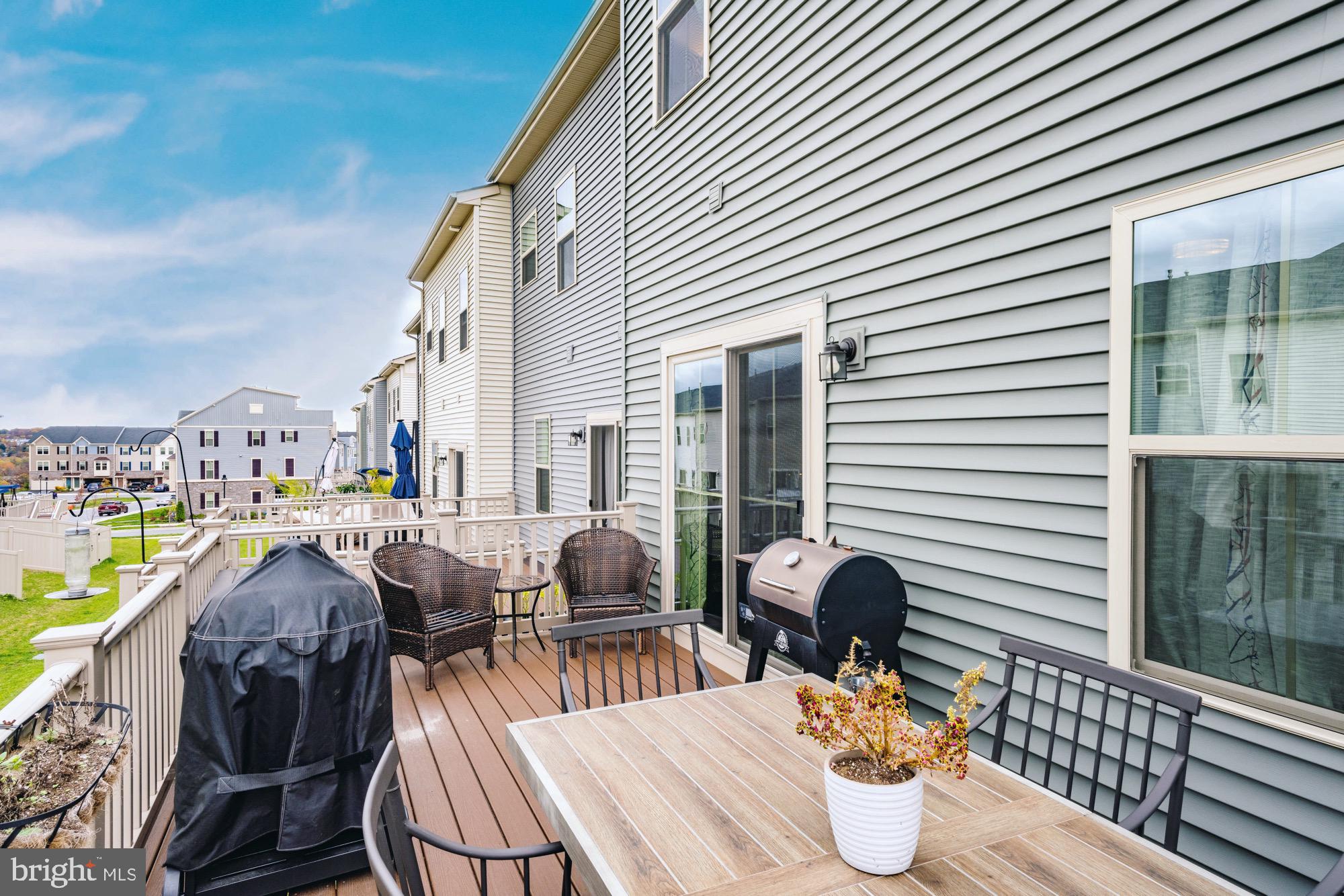 OAKDALE VILLAGE - Residential