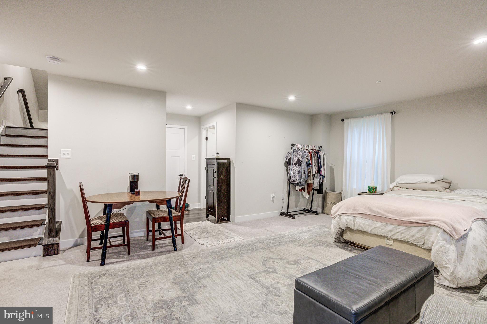 OAKDALE VILLAGE - Residential