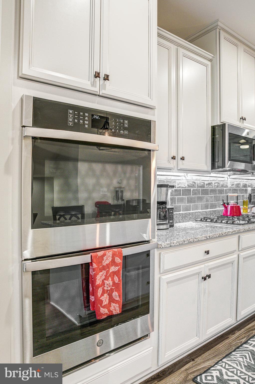 OAKDALE VILLAGE - Residential