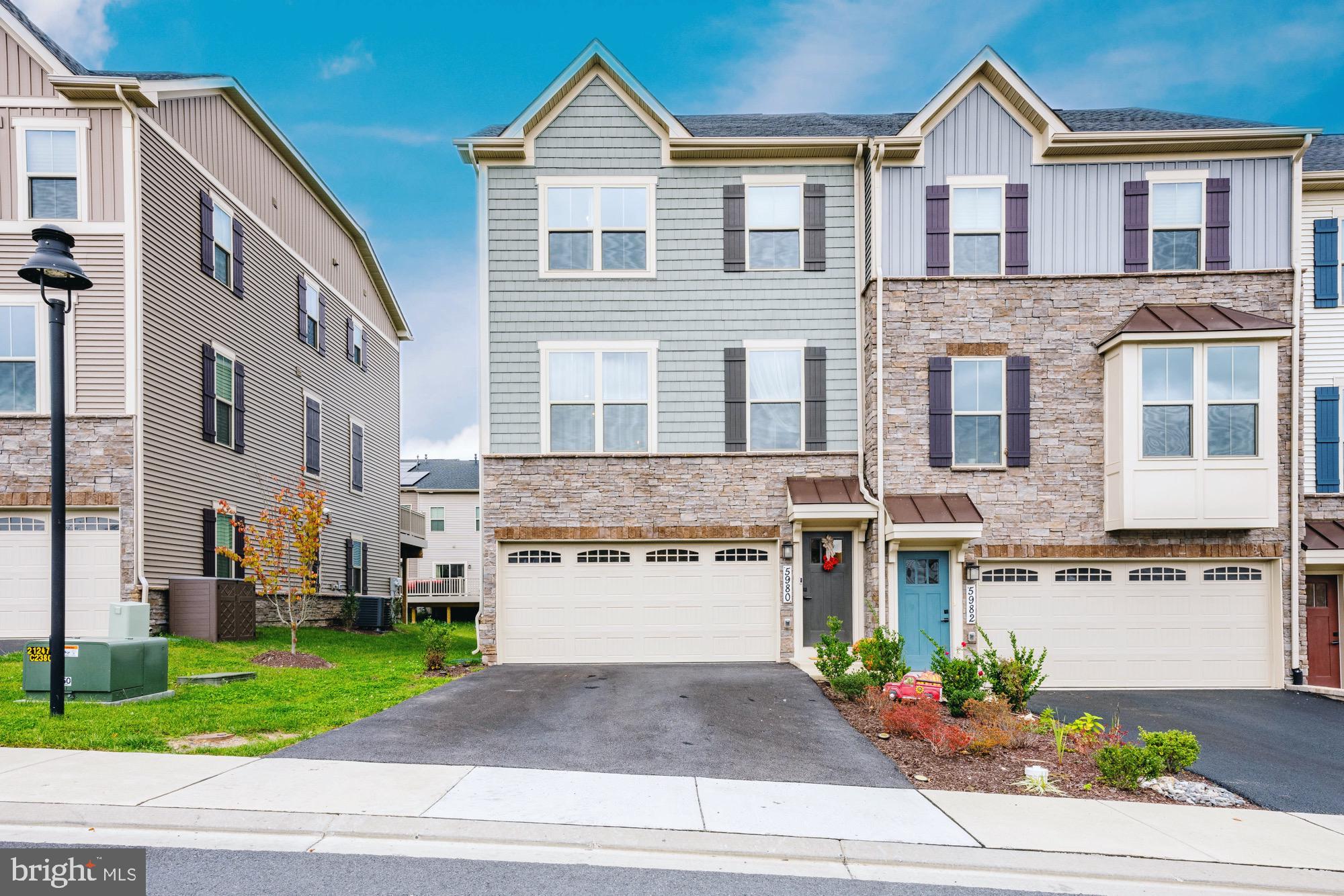 OAKDALE VILLAGE - Residential