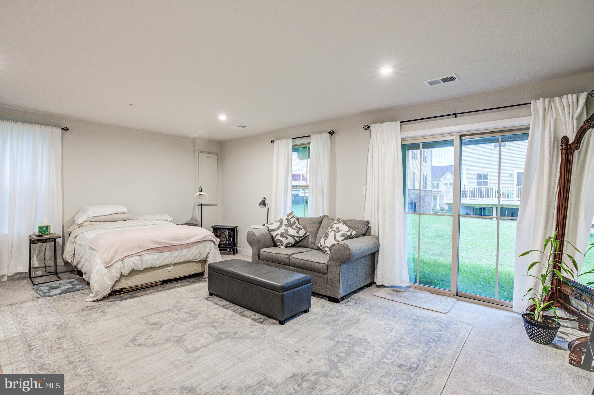 OAKDALE VILLAGE - Residential