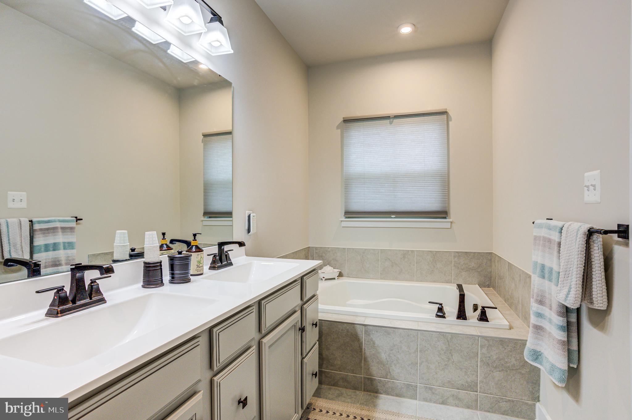 OAKDALE VILLAGE - Residential