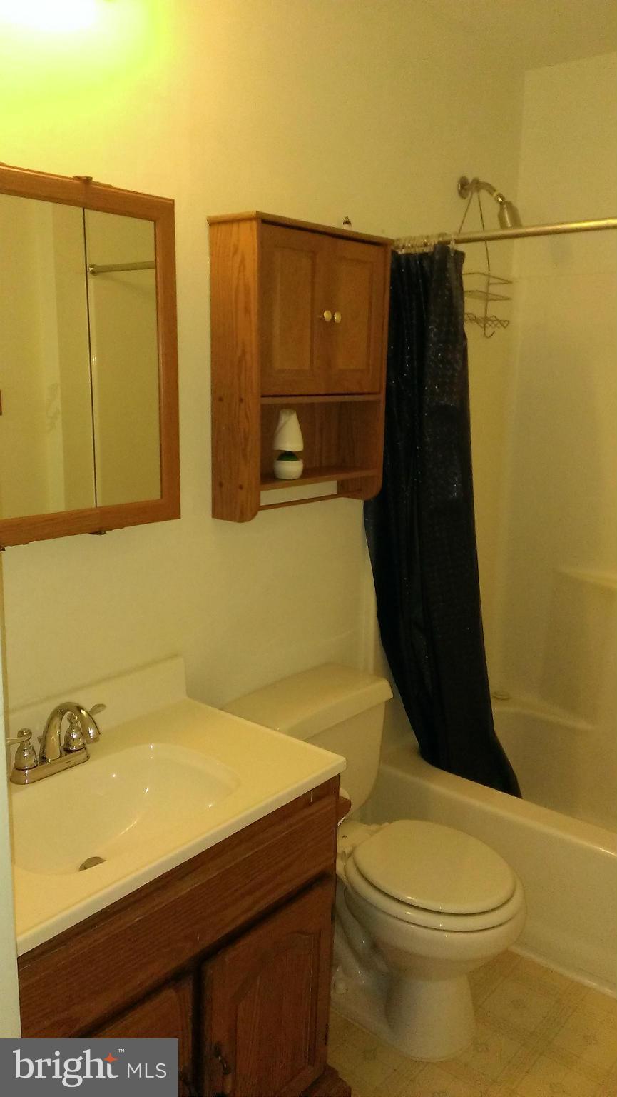 HUNTING QUARTERS - Residential Lease