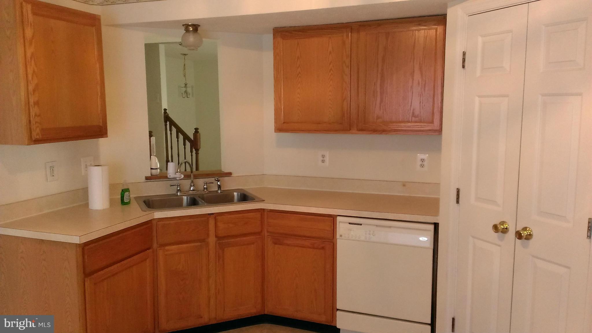 HUNTING QUARTERS - Residential Lease