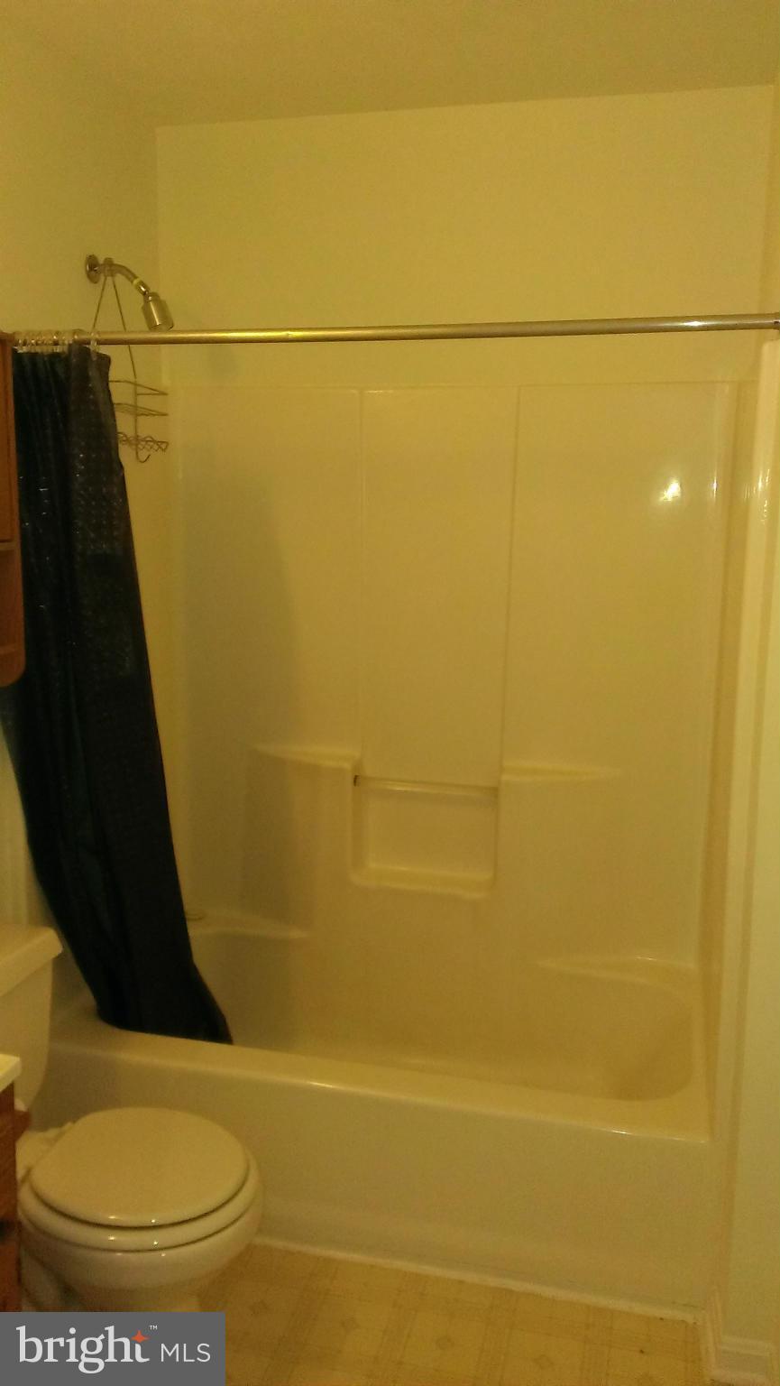 HUNTING QUARTERS - Residential Lease