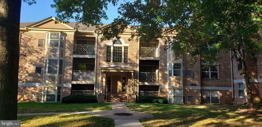 This is not a rental property. Beautiful 2 bedroom 2 bath  condo available in The Pointe.  These gems move quickly so make your appointment today. This unit is updated with a new HVAC , paint,  carpet, flooring,  lights and more. Enjoy relaxing on your private balcony off the living room. This unit is a must see.
To help visualize this home’s floorplan and to highlight its potential, virtual furnishings may have been added to photos found in this listing