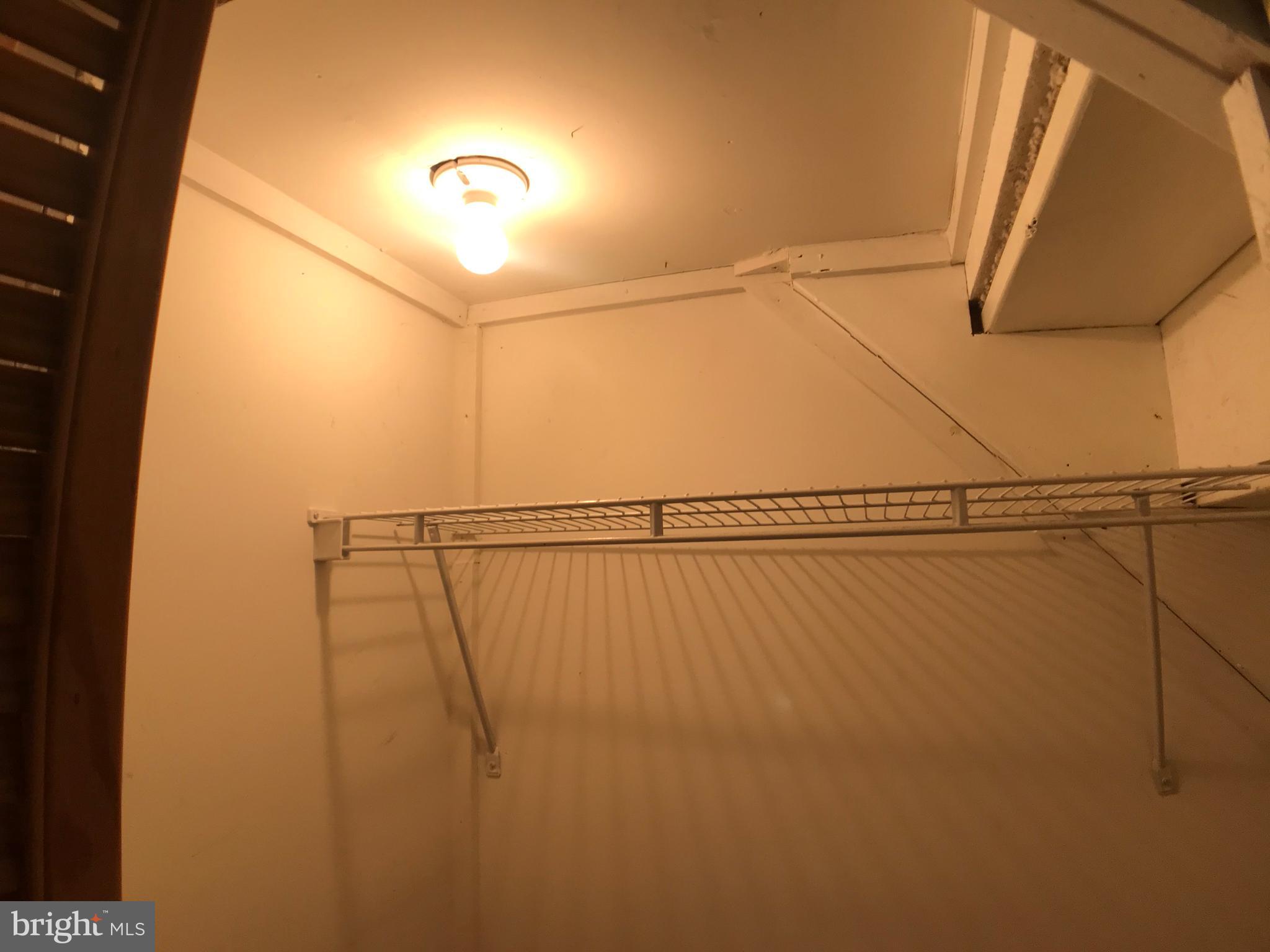 HOLLINS MARKET - Residential Lease