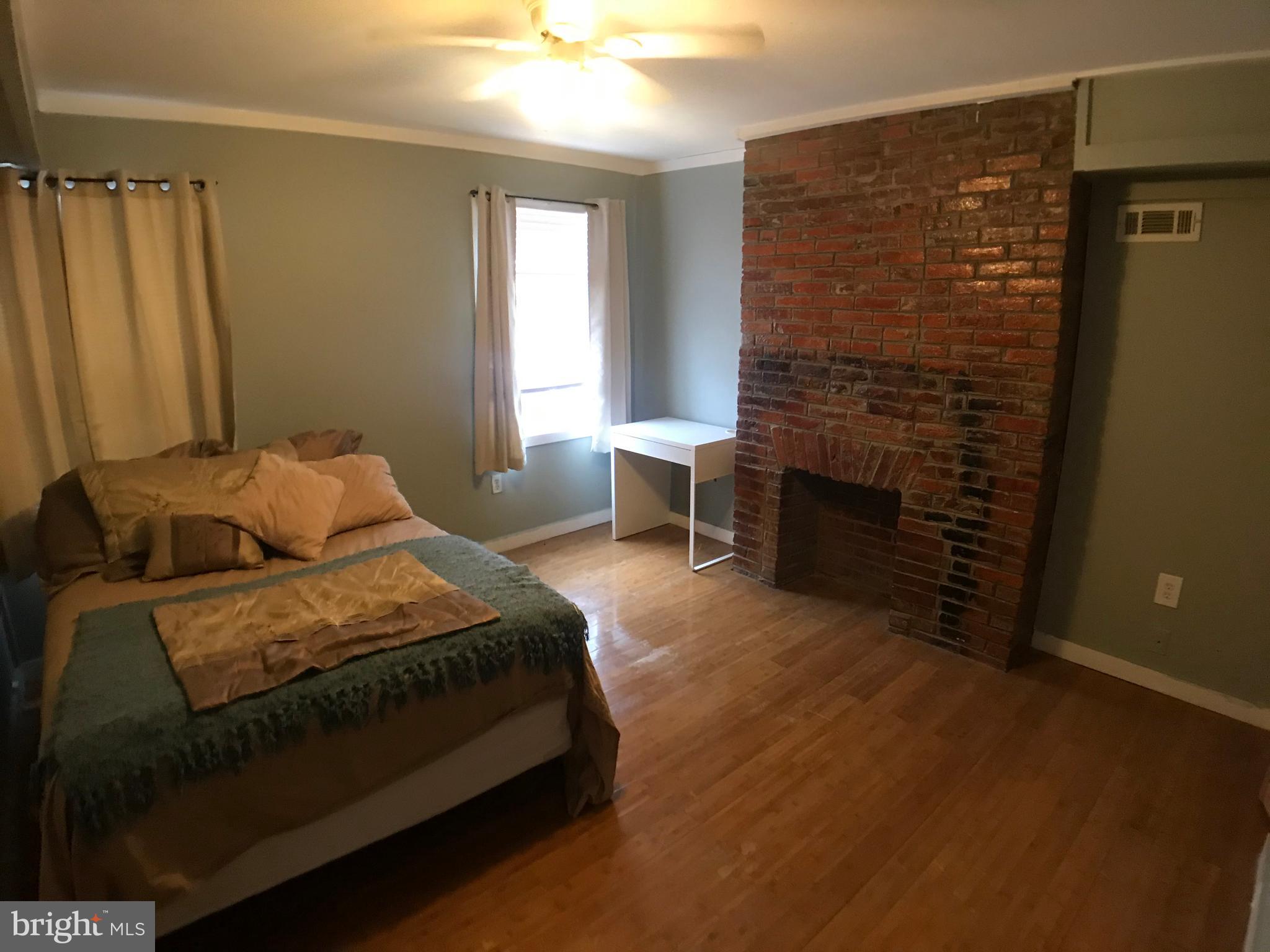 HOLLINS MARKET - Residential Lease