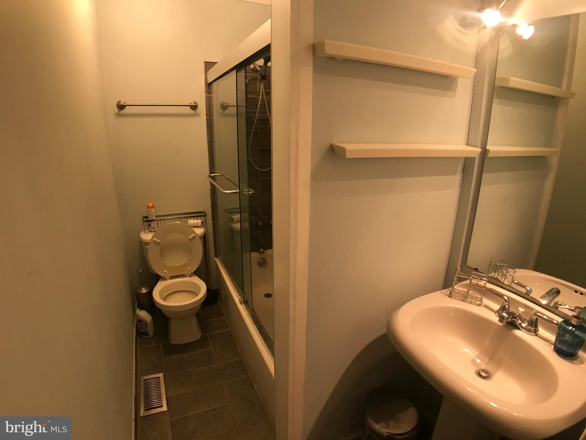 HOLLINS MARKET - Residential Lease