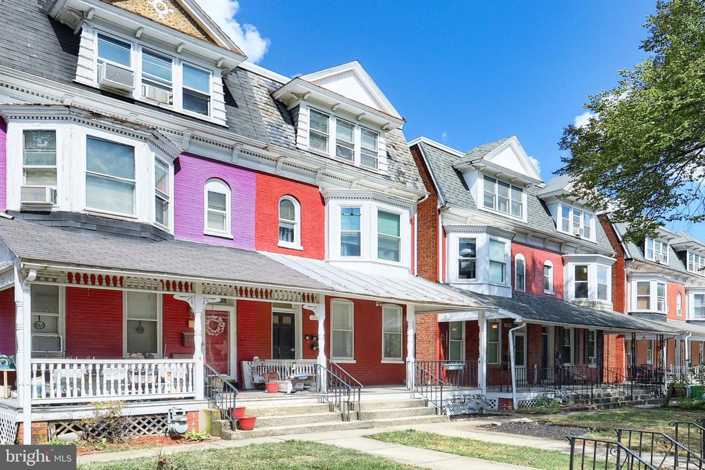 Photo of 737 Linden Avenue, YORK, PA 17404 (MLS # PAYK2089226)