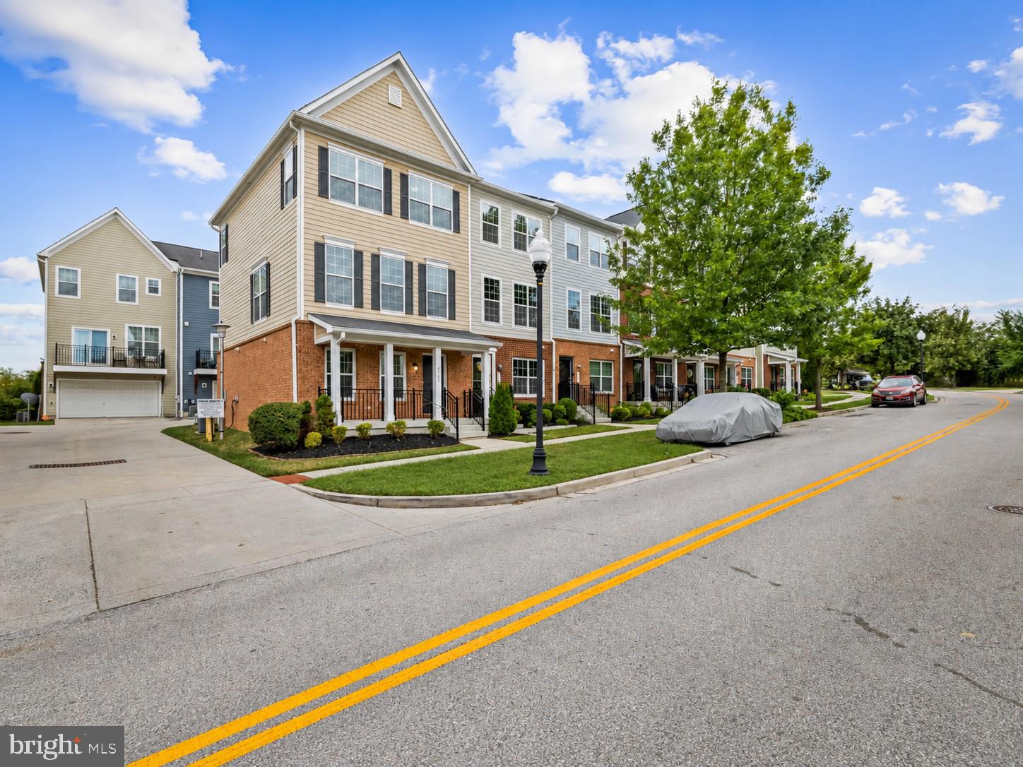 4521 SCARLET OAK LANE